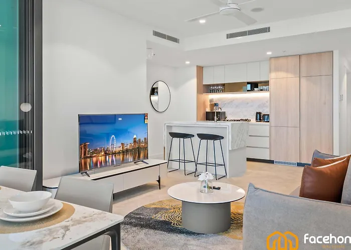 Qw Luxury River City Views